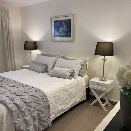 Maison Blue - Chic Garden Apartment Napier Eksteriør bilde