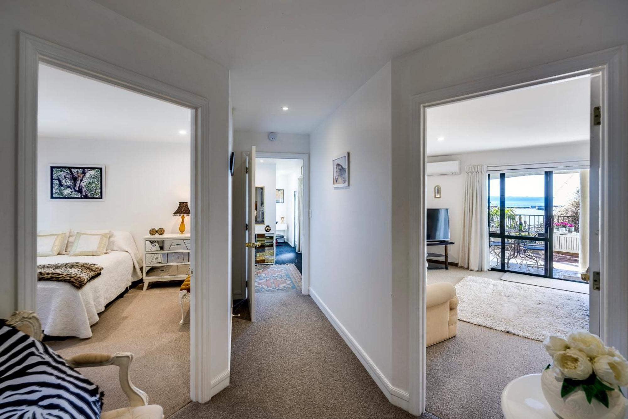Maison Blue - Chic Garden Apartment Napier Eksteriør bilde